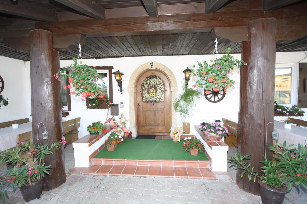 Familiengaestehaus Ingrid Sankt Martin am Tennengebirge Chambre photo