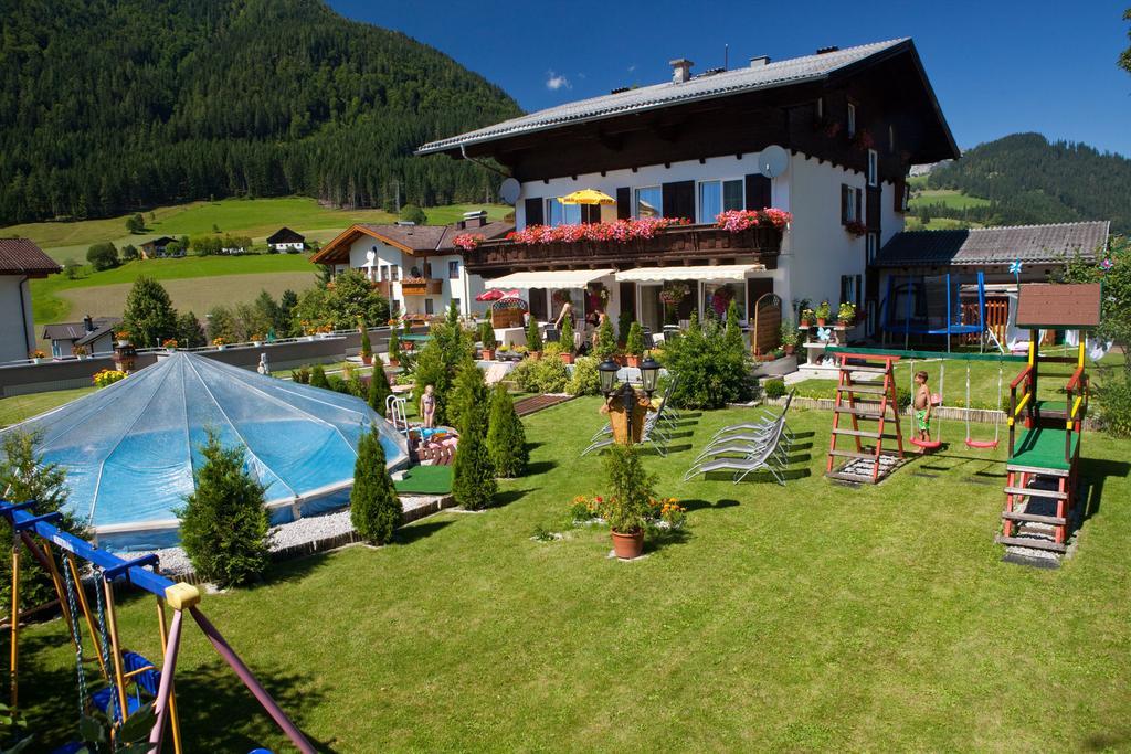 Familiengaestehaus Ingrid Sankt Martin am Tennengebirge Extérieur photo